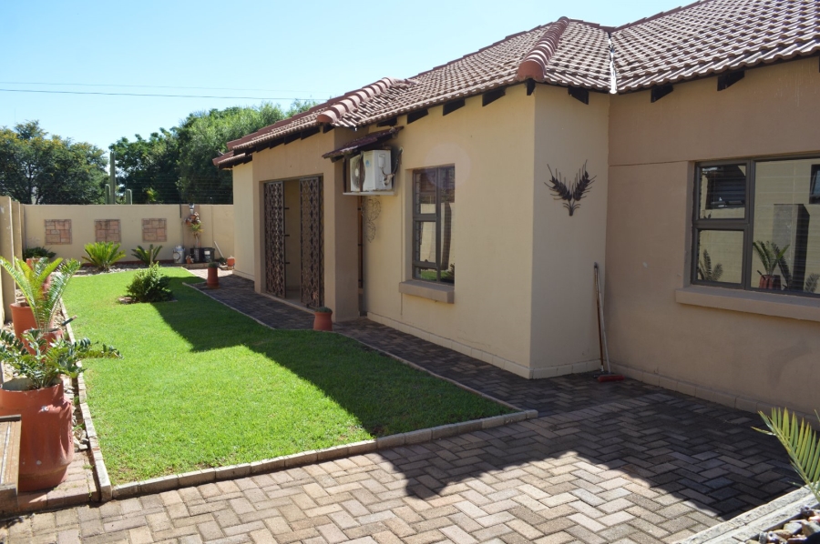 3 Bedroom Property for Sale in Wilkoppies North West